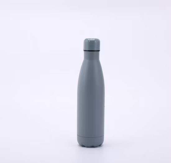 Bottiglia d'acqua sportiva isolata in magazzino Bottiglia d'acqua in acciaio inossidabile a sublimazione bianca da 500 ml