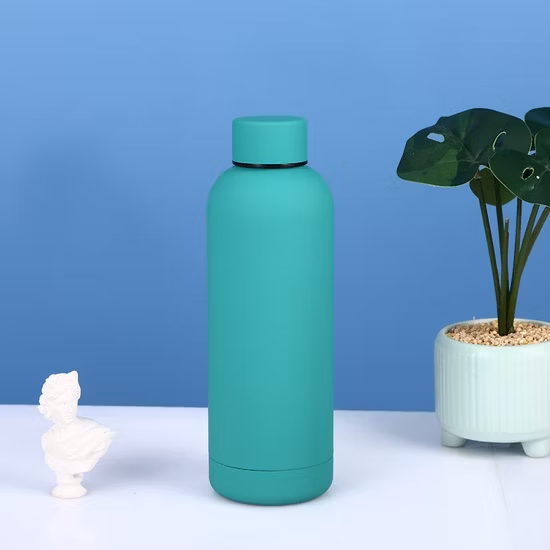 Bottiglia d'acqua sportiva con boccetta isolata a doppia parete isolata per tazza da auto esterna con vernice in gomma portatile