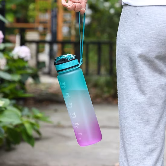 Brocca per acqua per sport all'aria aperta, in Tritan, senza BPA, a tenuta stagna, con indicatore del tempo, grande bottiglia d'acqua motivazionale in plastica